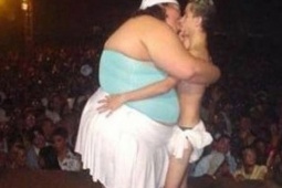 Tin vịt: “Cảm lạnh” với những tin tức “lạnh gáy”