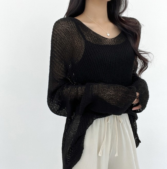 Nàng công sở nên tránh những kiểu áo len này - 1