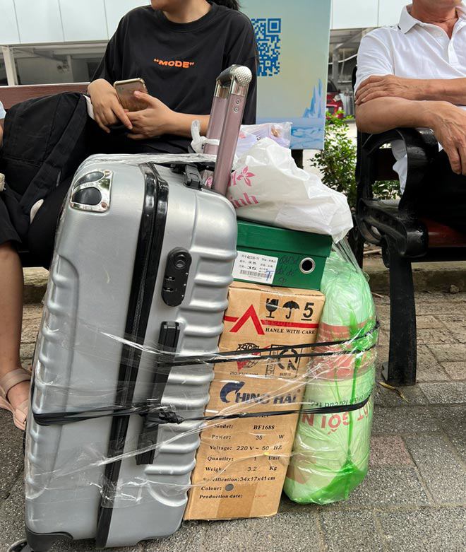 Vật dụng cá nhân được các phụ huynh chuẩn bị đầy đủ cho con