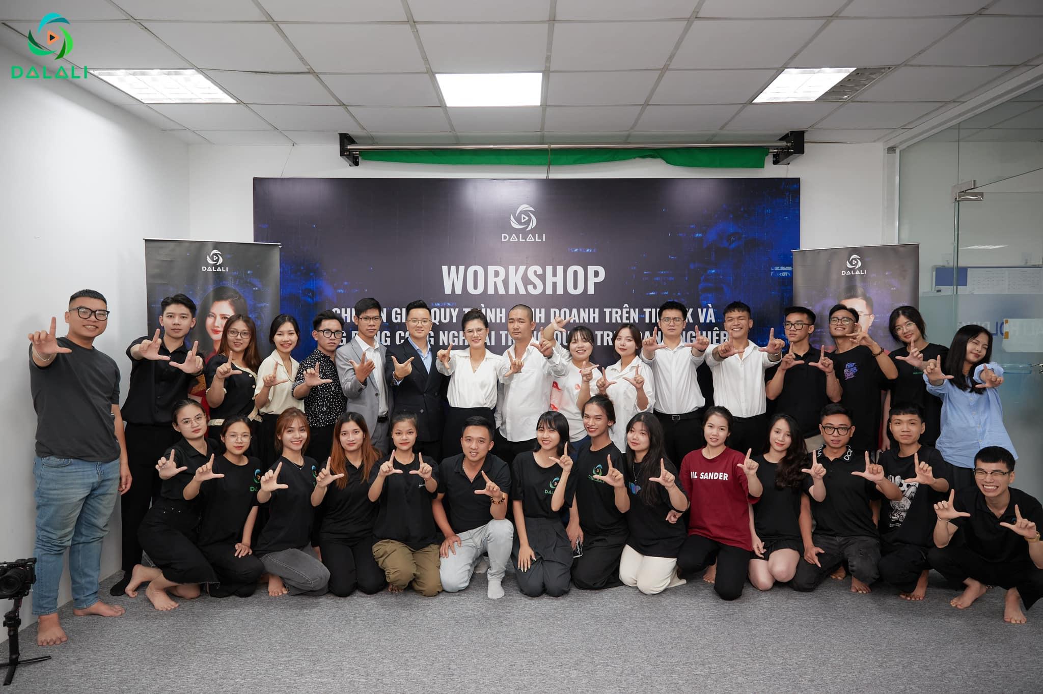 Chuyên gia TikTok Vi Ngọc Lan và Đội ngũ Dalali Academy