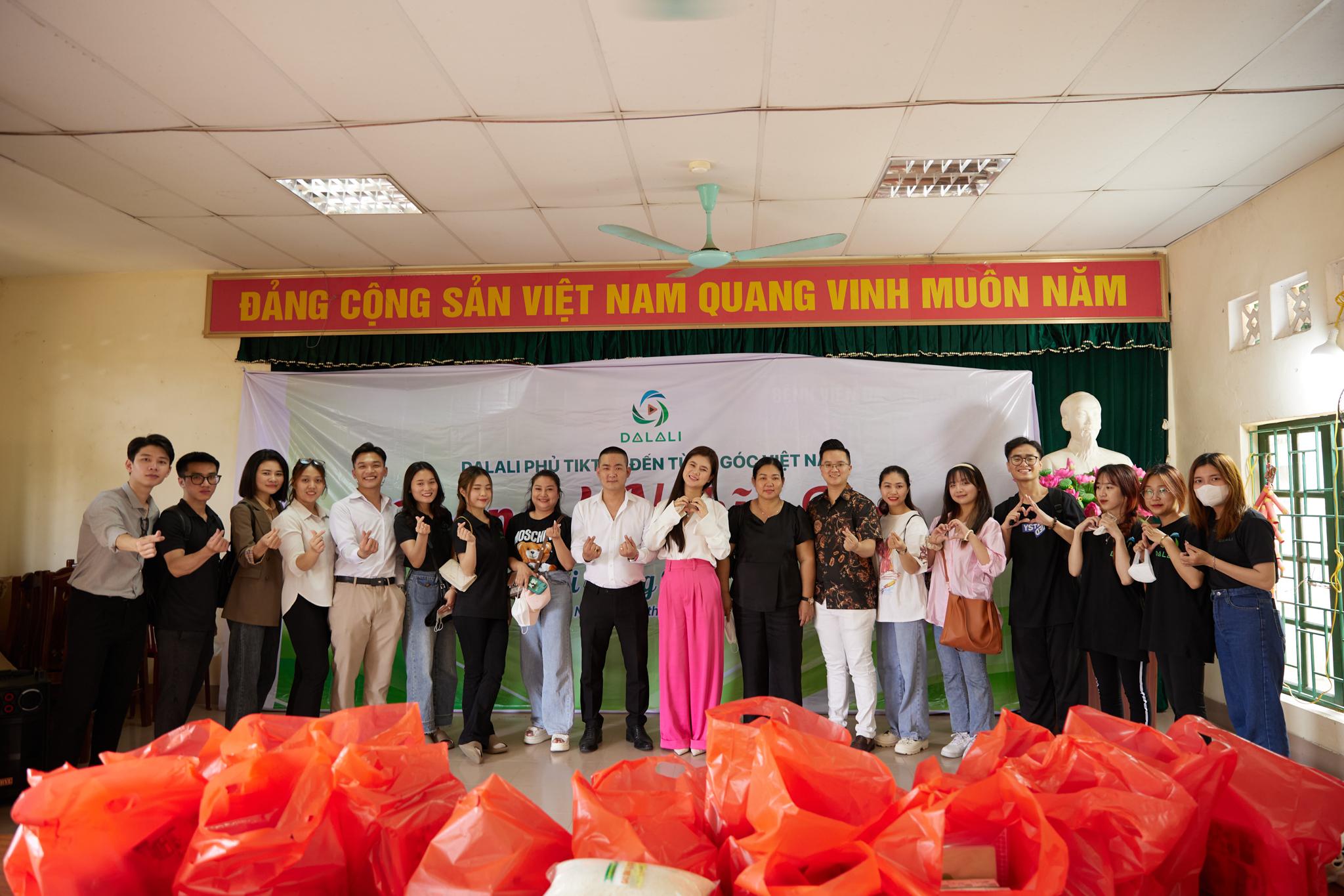 Chiến dịch lan tỏa tình thương đến Trại Phong của Dalali