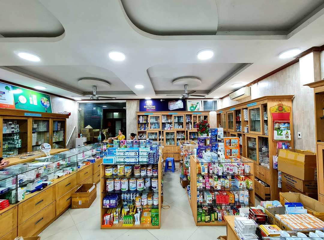 Không gian tư vấn rộng rãi tại Nhà Thuốc