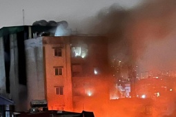 Tin tức trong ngày - Vụ cháy chung cư mini ở Hà Nội: Nhiều người gào khóc, kêu cứu trong đêm