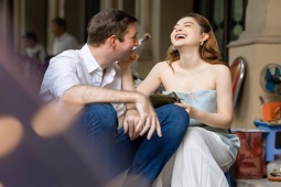 Thời trang - Như "hạt tiêu" khi cạnh chồng Tây cao 2m, Lan Phương vẫn nổi bật vì gu váy áo quyến rũ