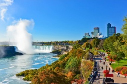 Du lịch - Những cảnh thu đẹp như tranh vẽ ở xứ sở lá phong