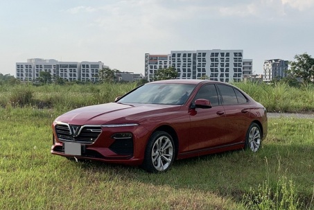 Giá xe VinFast Lux A2.0 lăn bánh tháng 9/2023, giảm 50% lệ phí trước...