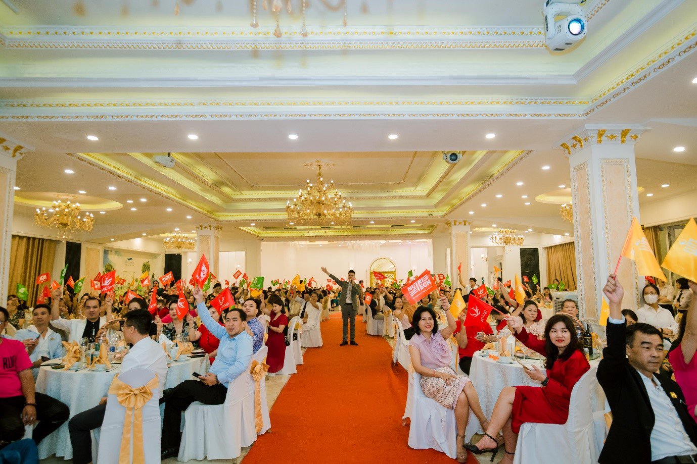 Không khí trang trọng và hào hùng của buổi lễ