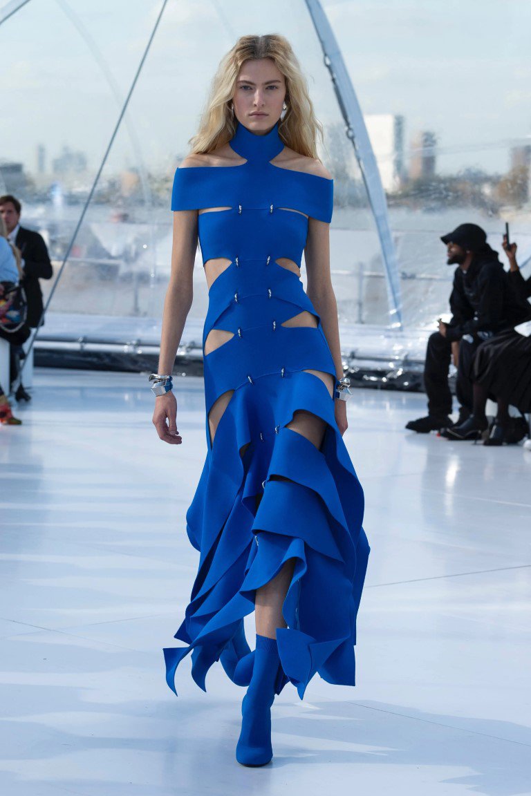 Sarah Burton rời Alexander McQueen để lại nhiều tiếc nuối - 3