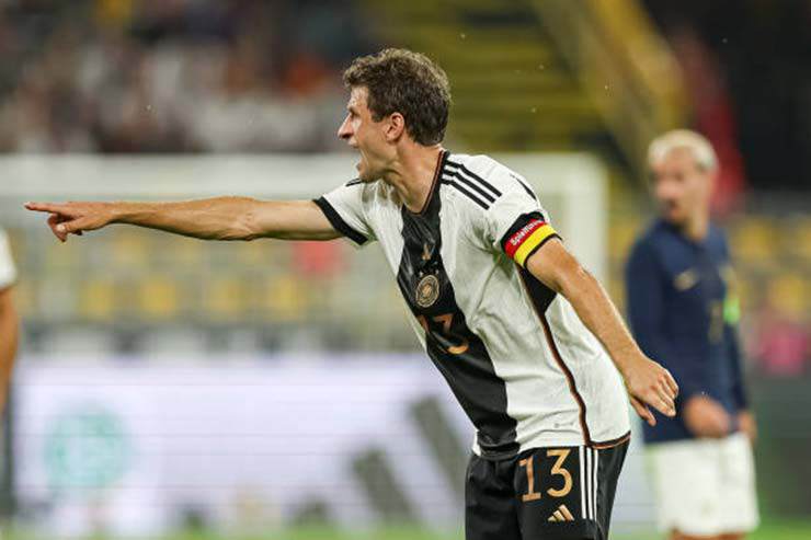 Muller mang về bàn thắng cho Đức từ rất sớm
