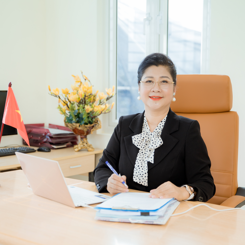 CEO Tạ Thị Thu Hằng – Chủ tịch tập đoàn ATC Group