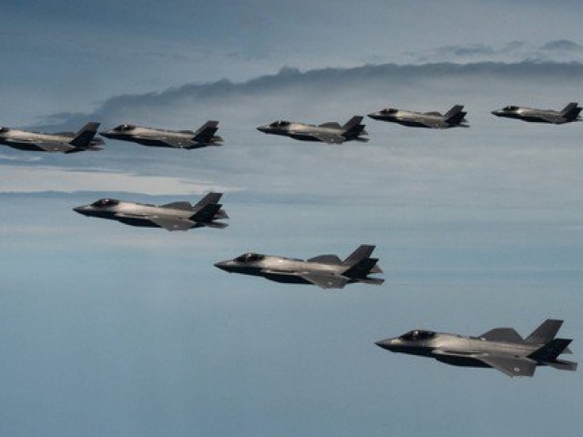 Thế giới - Hàn Quốc duyệt binh "khủng", khoe hàng loạt vũ khí chiến lược