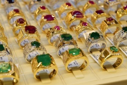 Kinh doanh - Giá vàng hôm nay 14/9: "Vật lộn" để không bị lao dốc