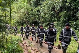 Hành quân bộ hơn 4km để cứu nạn, cứu hộ sau vụ mưa lũ tại Sa Pa
