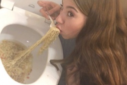 Tranh vui - Cơ thể trưởng thành nhưng tâm trí mãi trẻ thơ