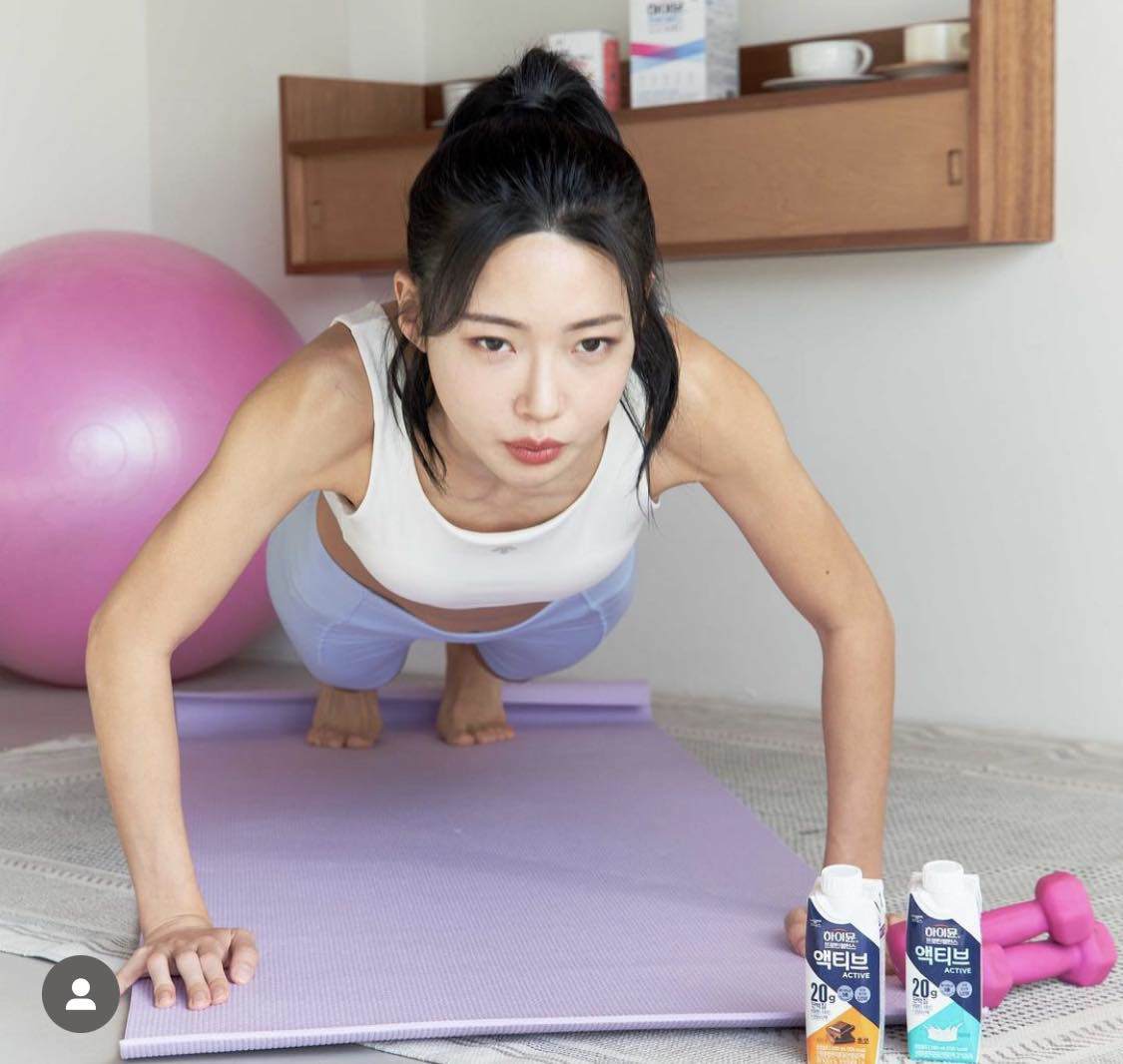 Kim Min Ji có một chế độ ăn uống, tập luyện khắt khe để đảm bảo có một thể lực tốt.