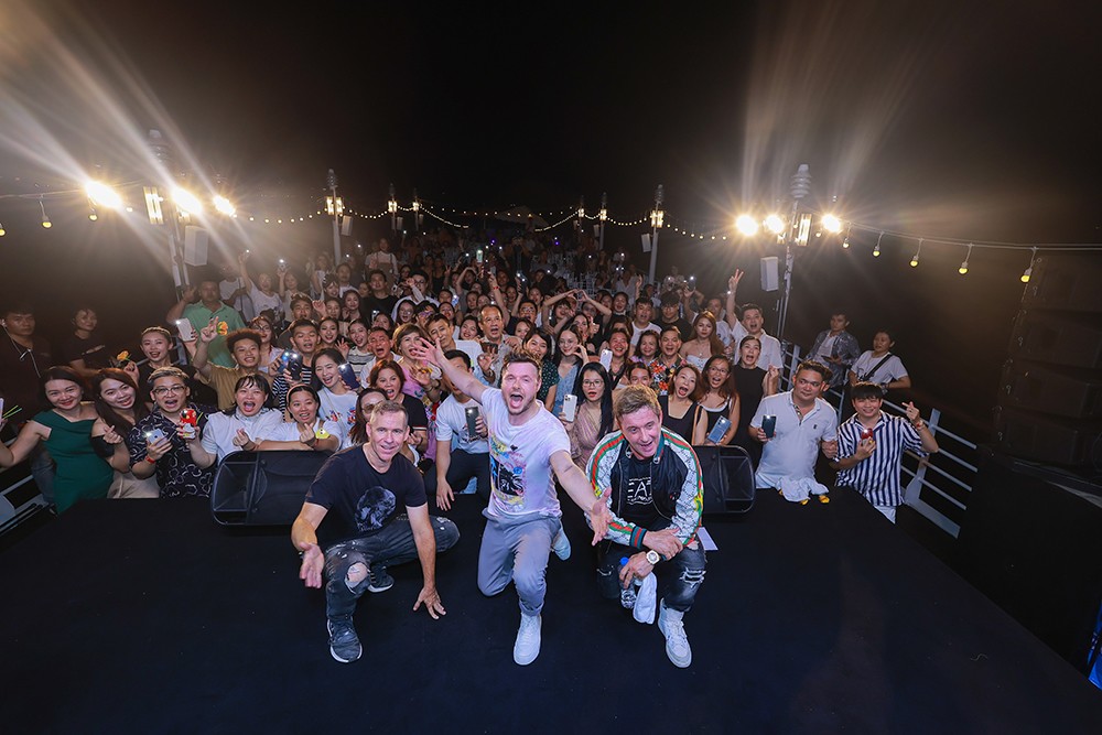 911 band check-in cùng hơn 200 khán giả