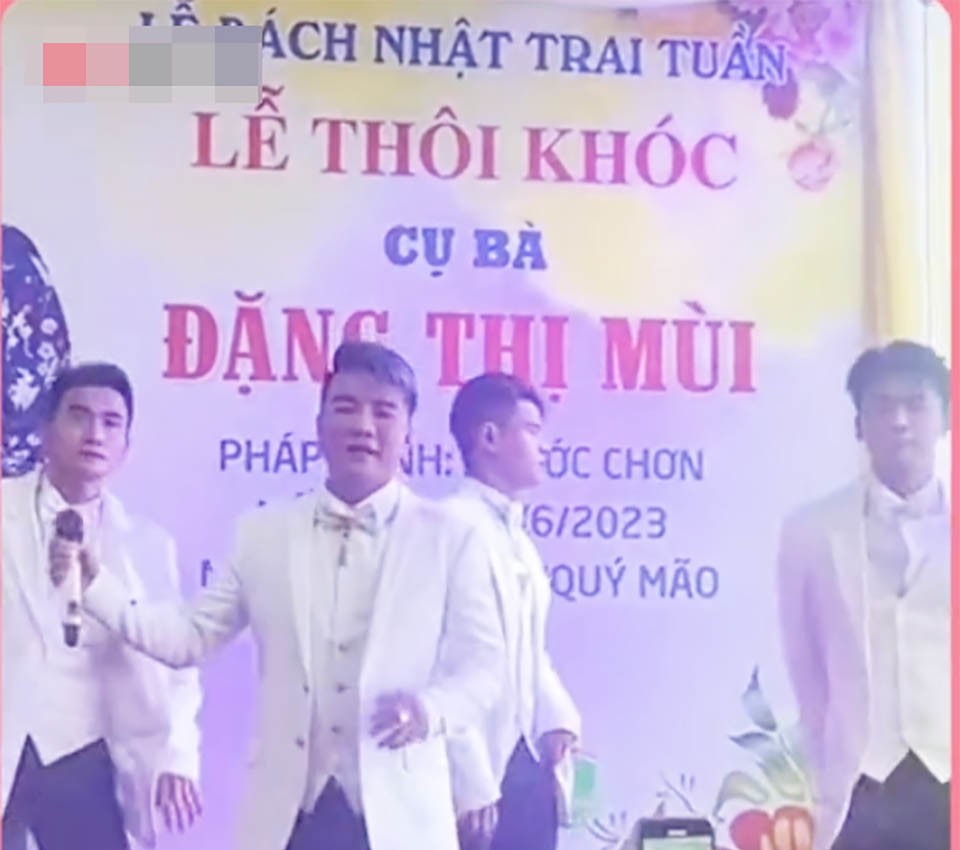 Video Đàm Vĩnh Hưng hát tại "lễ thôi khóc"&nbsp;được nhiều diễn đàn chia sẻ