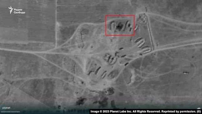 Ukraine công bố hình ảnh vệ tinh hệ thống phòng không Nga bị hư hại ở Crimea - 1