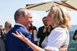 Cựu Ngoại trưởng quốc gia thuộc EU chuyển tới sống ở Nga