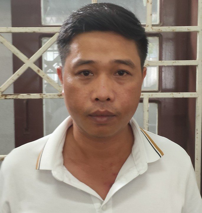 Trần Vinh Sơn tại cơ quan công an