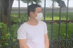 Pháp luật - Bắt "nóng" đối tượng hất keo vào mặt người phụ nữ cướp iPhone