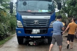 Tin tức trong ngày - Hai học sinh lớp 10 bị xe ben tông tử vong khi đang tới trường