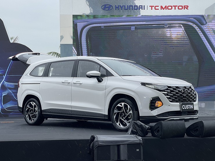 Hyundai Custin mới ra mắt, giá từ 850 triệu đồng - 1