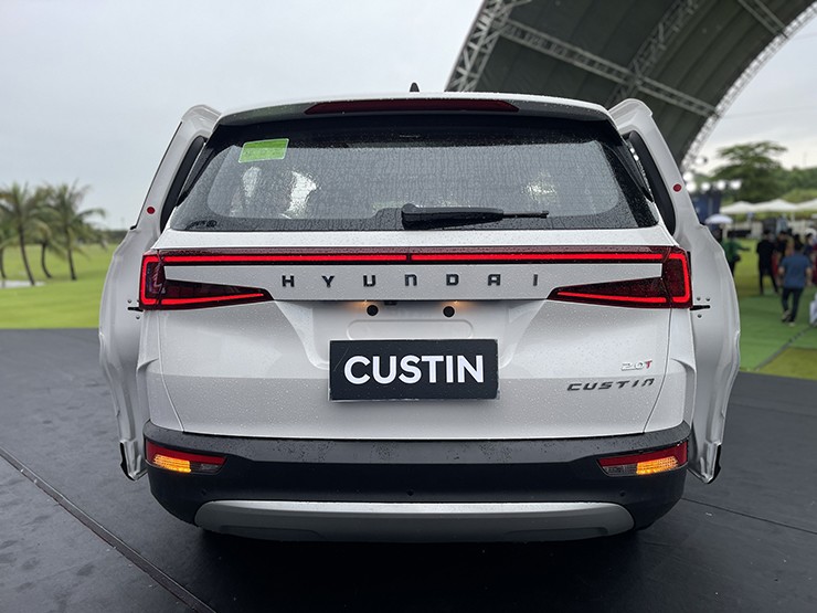 Hyundai Custin mới ra mắt, giá từ 850 triệu đồng - 6