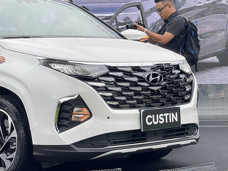 Hyundai Custin mới ra mắt, giá từ 850 triệu đồng - 4