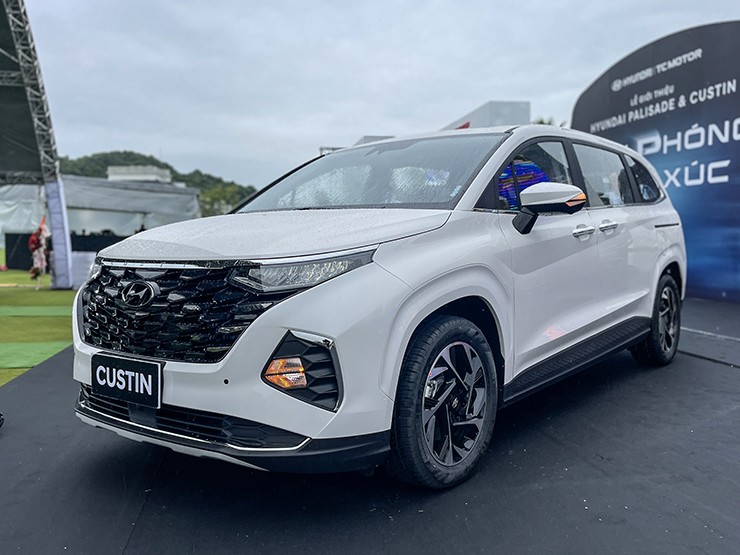 Hyundai Custin mới ra mắt, giá từ 850 triệu đồng - 2