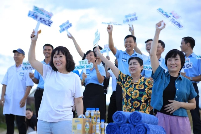 Có hẹn cùng thanh xuân: Chuyến phiêu lưu đầy xúc cảm của những “ông bà bạn” lớn tuổi - 2