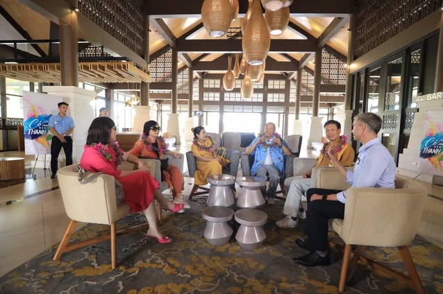 Có hẹn cùng thanh xuân: Chuyến phiêu lưu đầy xúc cảm của những “ông bà bạn” lớn tuổi - 4