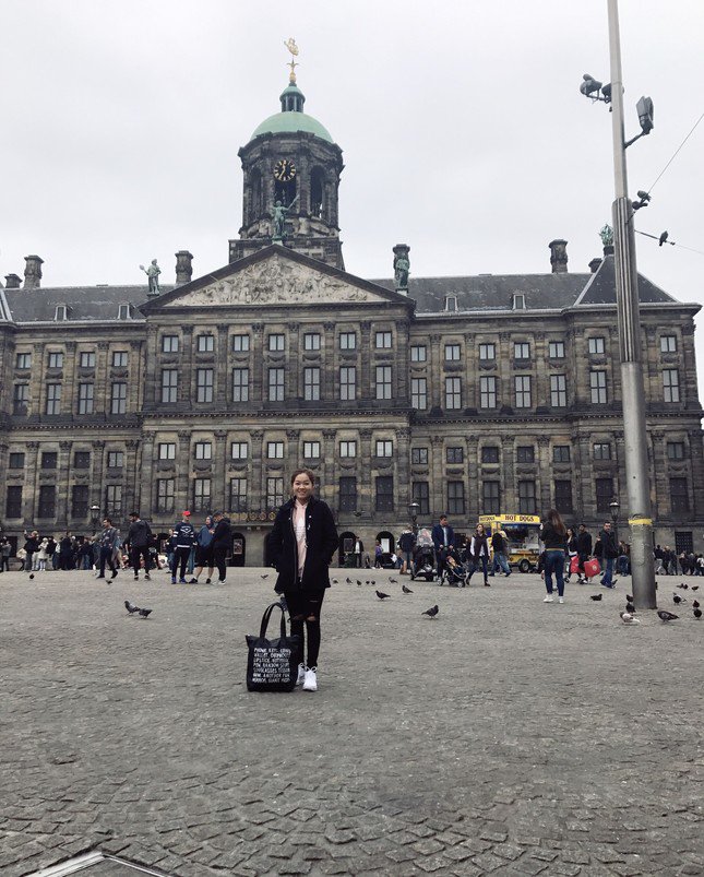 Tiên có thời gian du học tại trường ĐH Amsterdam (Hà Lan).