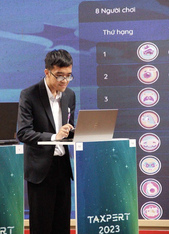 Vũ tại cuộc thi TaXpert 2023 do CLB CFAA do trường ĐH Ngoại thương tổ chức.