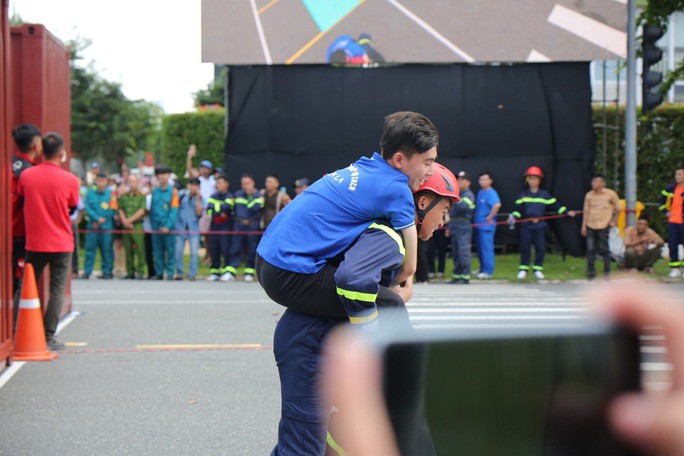 Cuộc thi nhằm xây dựng lực lượng cảnh sát PCCC và cứu nạn, cứu hộ chính quy, từng bước hiện đại...