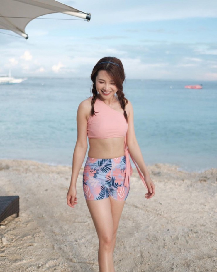 Hình ảnh gợi cảm hiếm thấy của cựu MC.