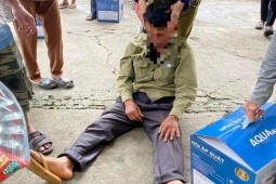 Tin tức trong ngày - 'Sập bẫy' mua hàng khuyến mãi, người đàn ông khóc ngất giữa đường