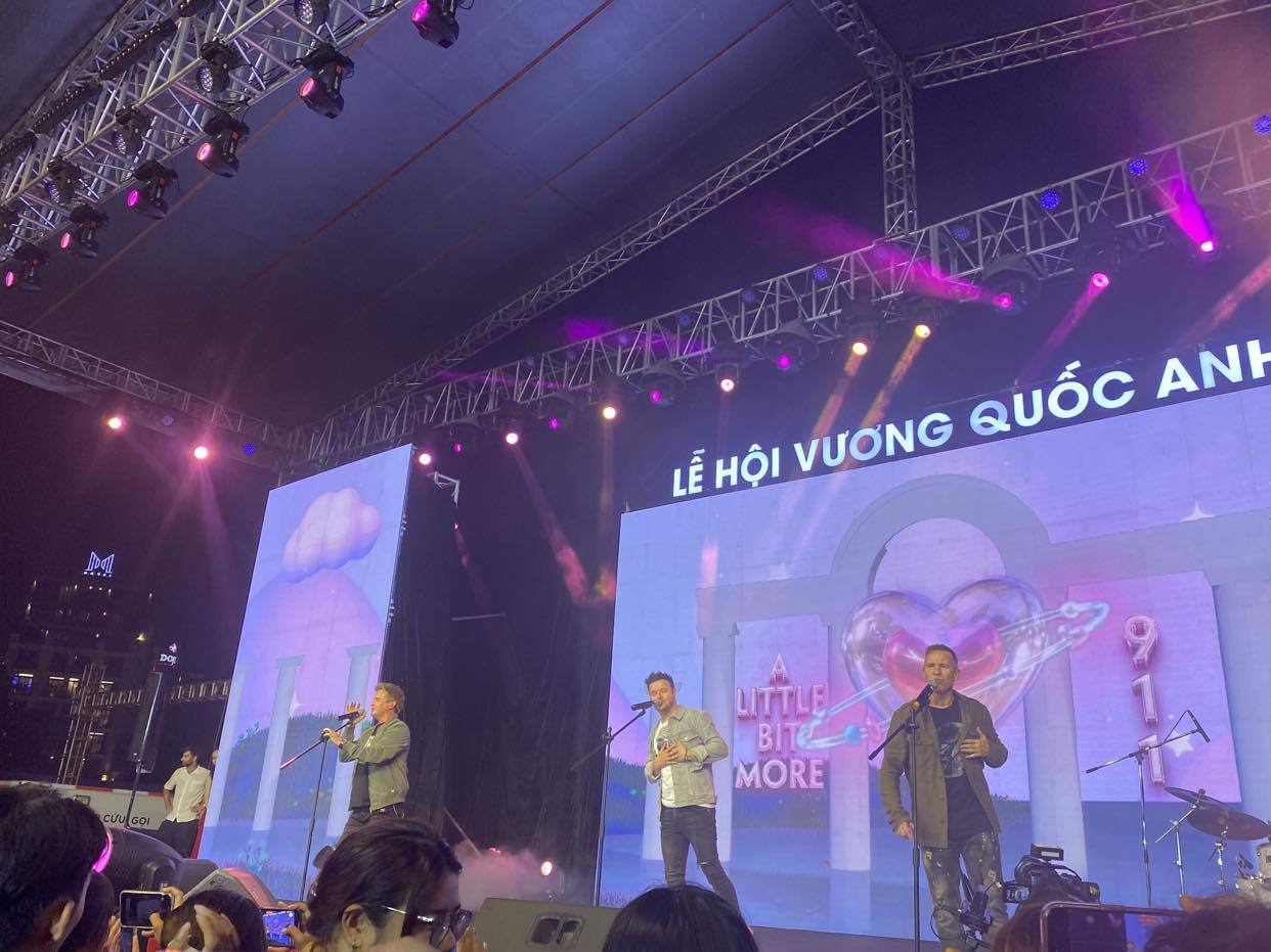 Nhóm nhạc 911 khoe vũ đạo cực đỉnh ở tuổi 50 khiến hàng nghìn fan Việt vỡ òa - 4