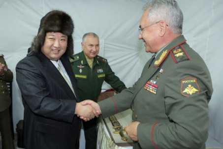 Ngày cuối cùng trong chuyến thăm Nga, ông Kim Jong Un được tặng món quà ấn tượng