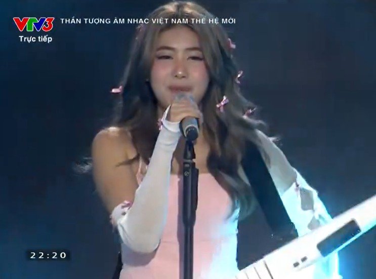 Đêm liveshow 2 của &#34;Vietnam Idol&#34;: Thí sinh chọn bài sai, hát chênh phô - 6