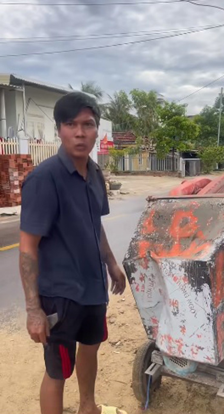 Nhiều cư dân mạng cho rằng Lộc Fuho nên tìm kẻ xấu thông qua camera an ninh gần đó. Một số cho rằng chính anh đang "diễn" để "câu view"