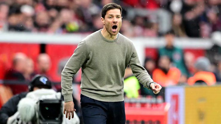 HLV Alonso đang gây ấn tượng mạnh