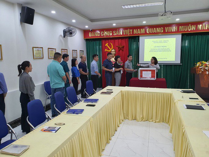 Quyên góp ủng hộ nạn nhân vụ cháy tại trụ sở UBND phường Hàng Trống (quận Hoàn Kiếm)