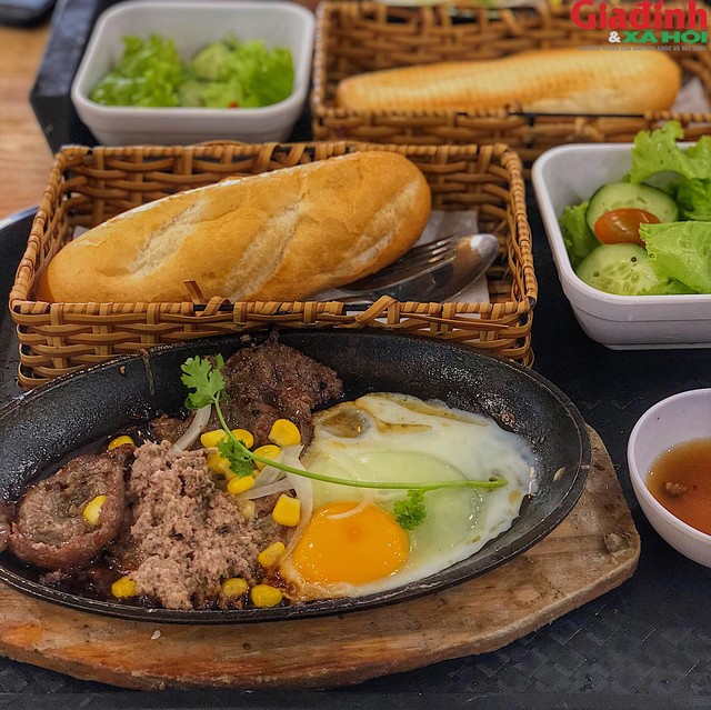 Bánh mì, phở, bún bò Huế là 3 món ăn trong nền ẩm thực Việt được vinh danh trong top những món ăn sáng ngon nhất Châu Á.