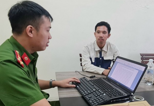 Lái xe Trần Văn Tuấn tại trụ sở Công an đã thừa nhận hành vi gây tai nạn chết người.