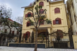 Tin tức trong ngày - Luân chuyển phó chủ tịch quận có "biệt thự tai tiếng"