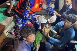 Tàu hải quân kịp cứu ngư dân gặp nạn trên biển