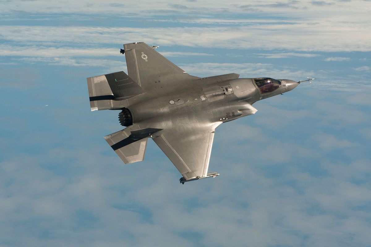 Chiến đấu cơ tàng hình F-35B có giá khoảng 135 triệu USD.