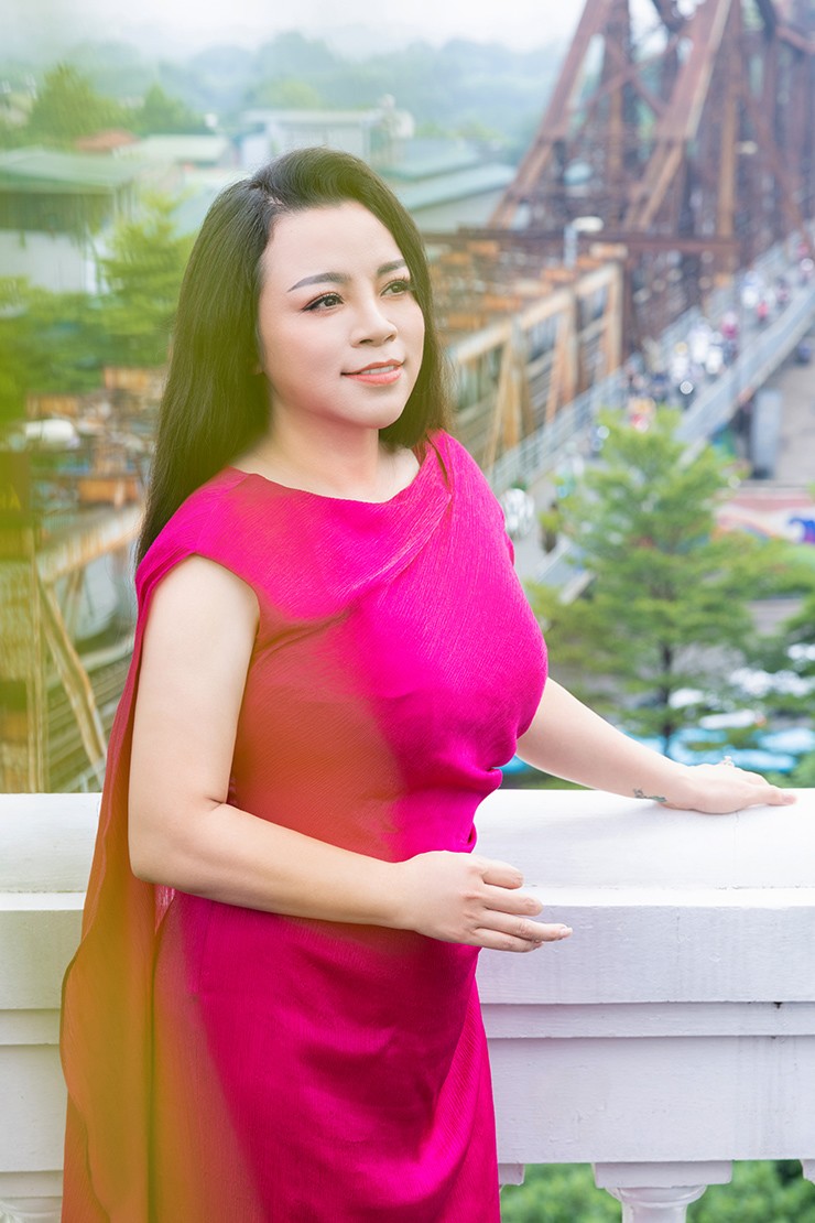 NSƯT Tố Nga tôn vinh điệu Ví Giặm quê hương ở &#34;Con đường âm nhạc&#34; tháng 9 - 4