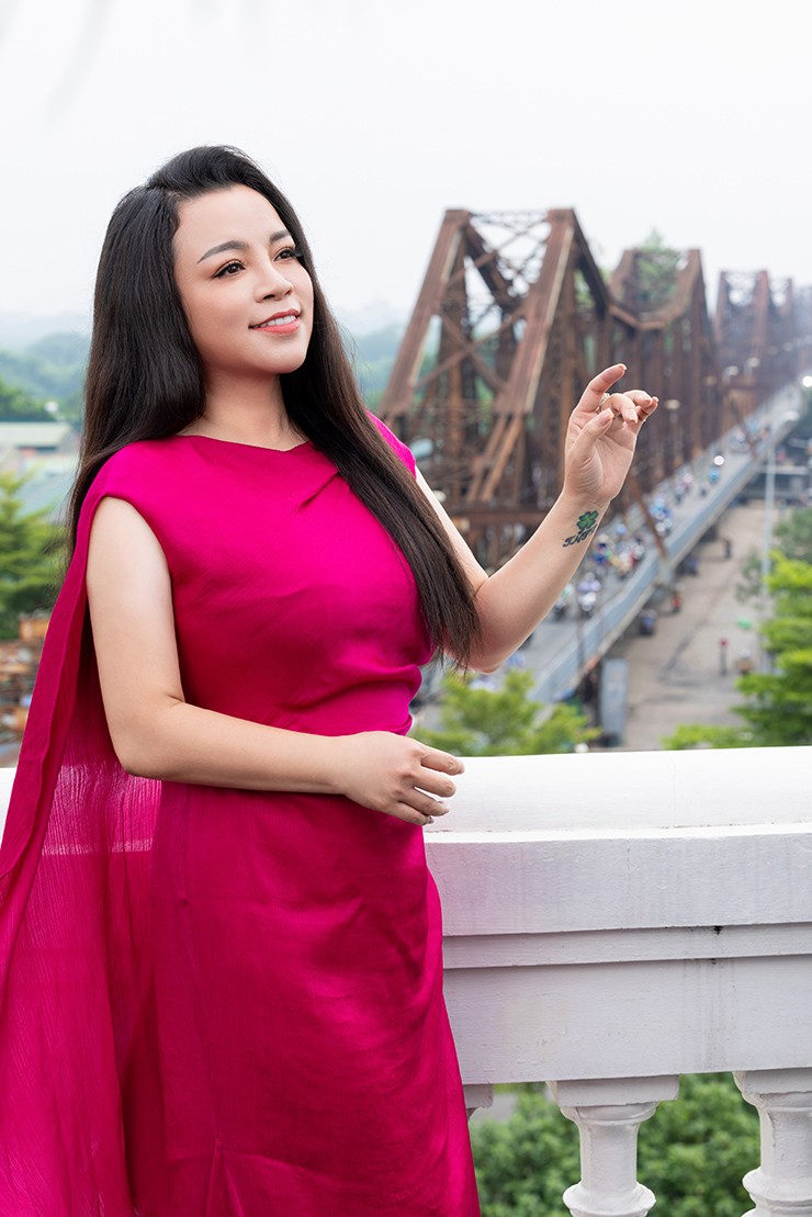 NSƯT Tố Nga tôn vinh điệu Ví Giặm quê hương ở &#34;Con đường âm nhạc&#34; tháng 9 - 6